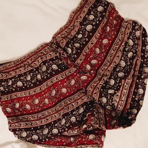 AEO red printed flowy shorts!!